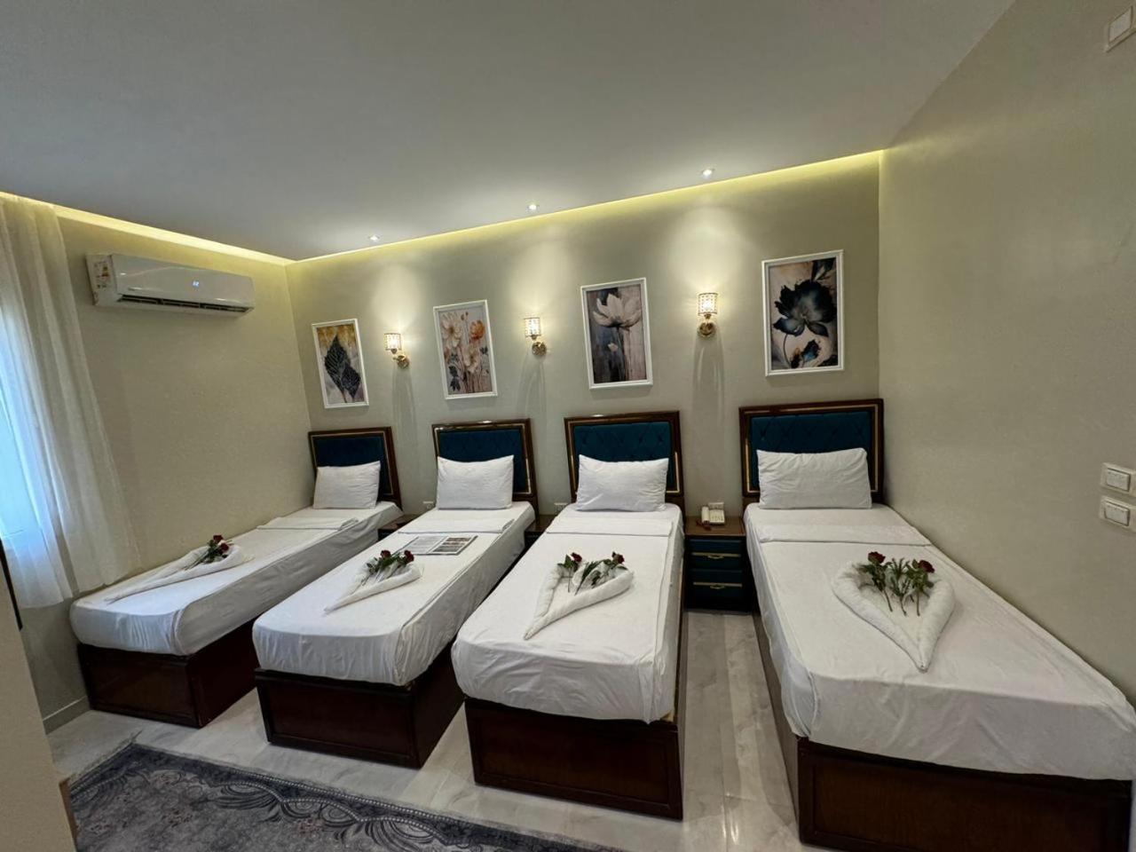 Golden Palace Hostal