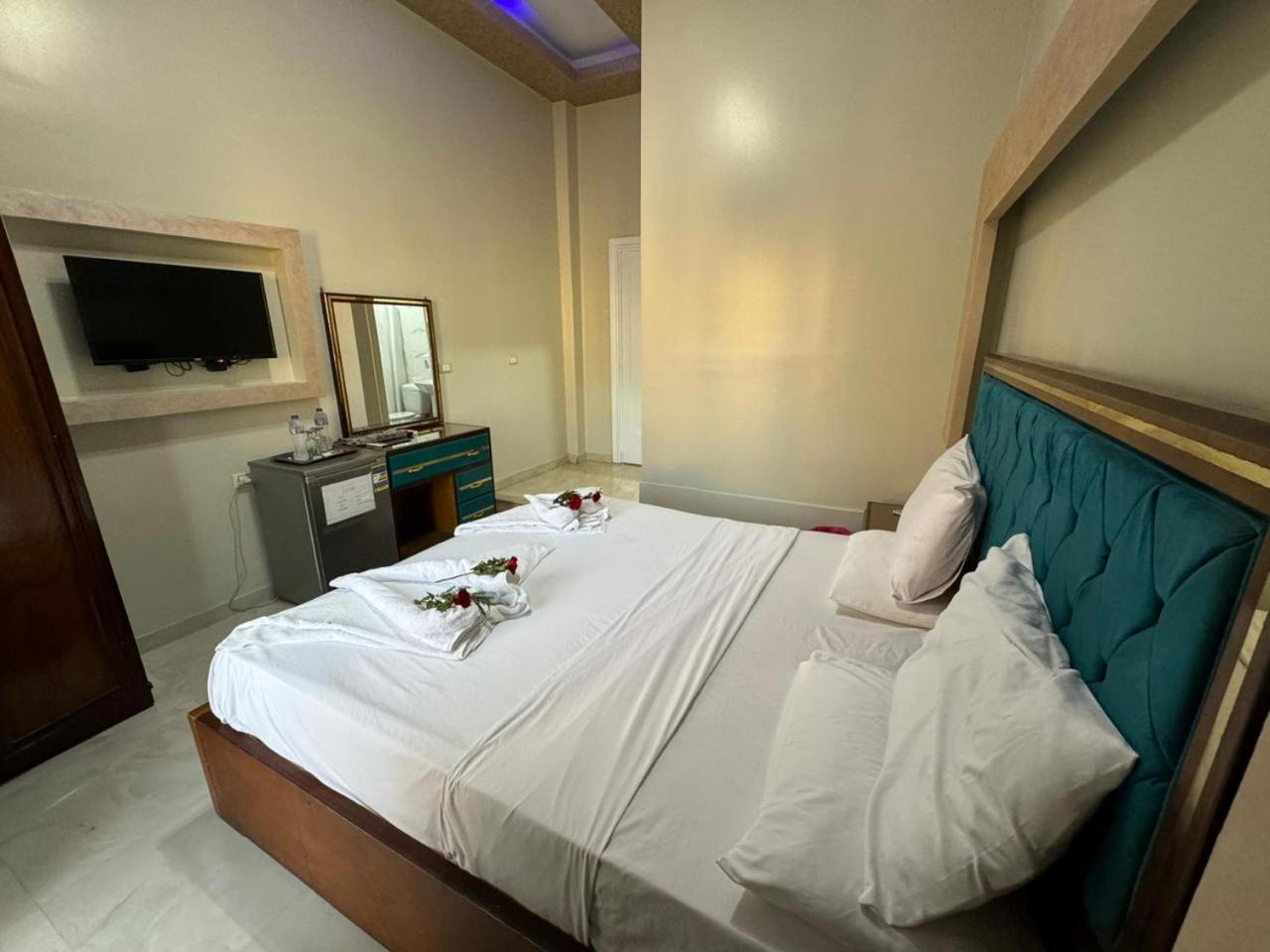 Golden Palace Hostal