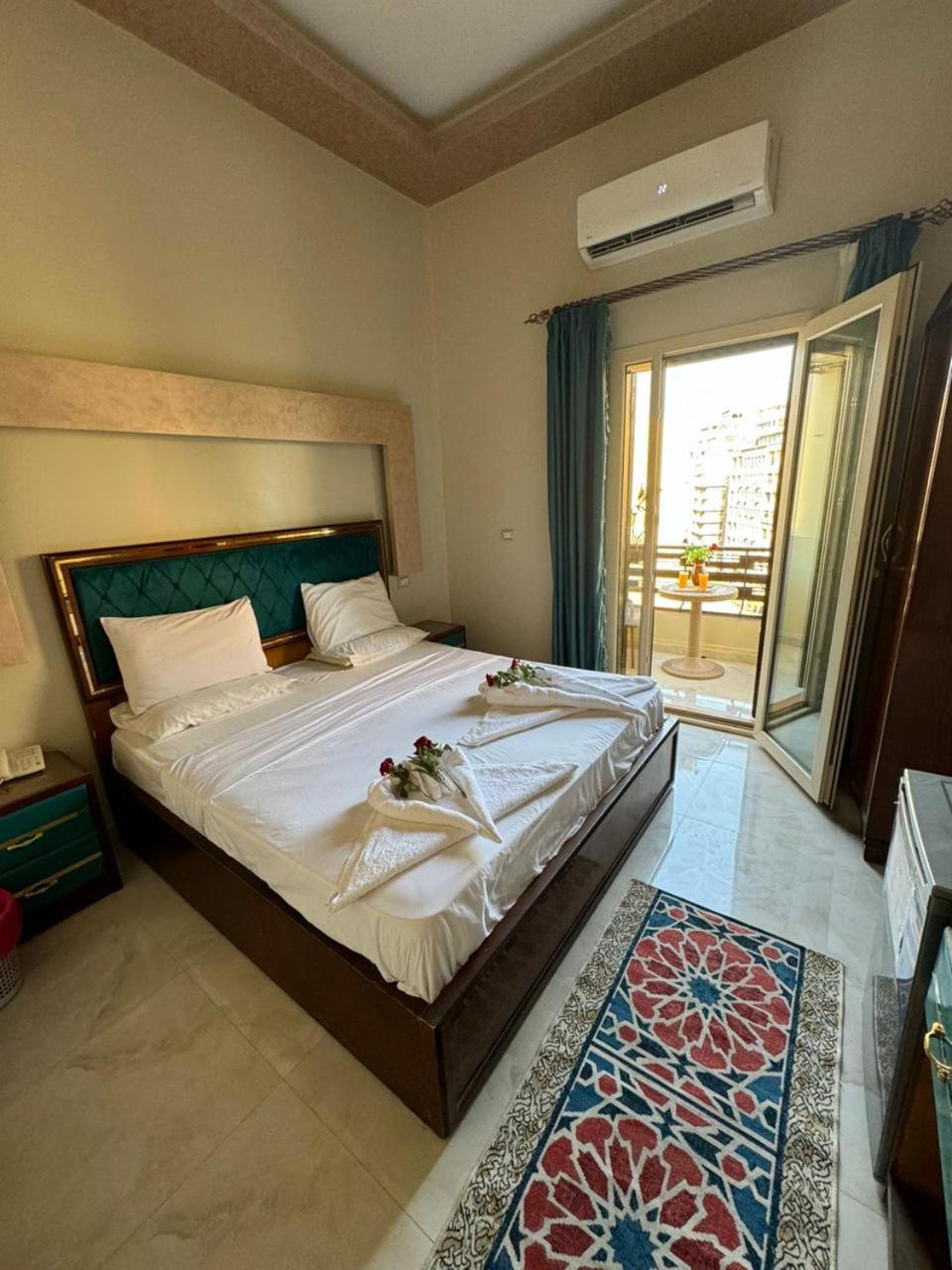 Hostal Golden Palace